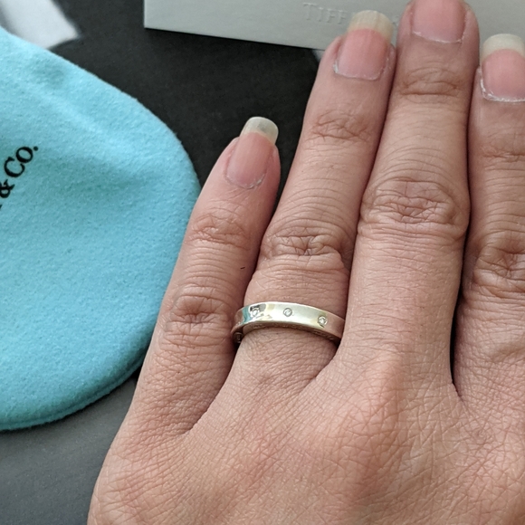 TCo 3 diamonds band ring sz 4.5 - Picture 4 of 9